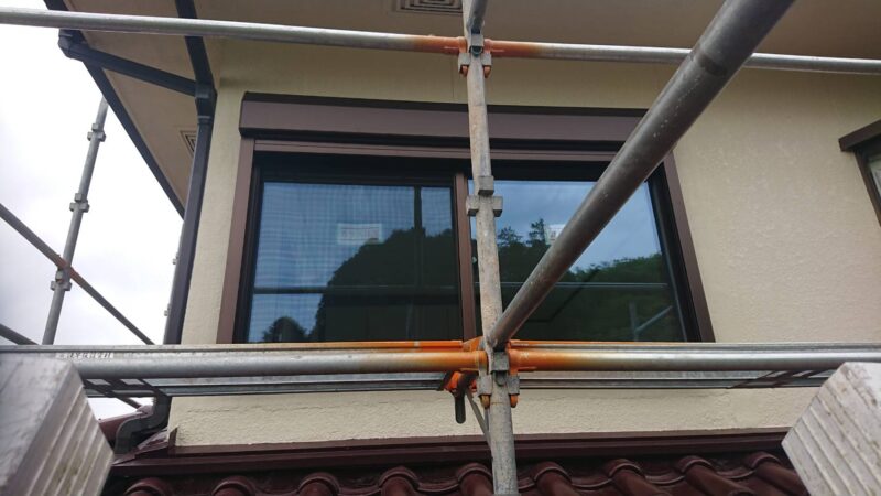 出窓をシャッター付引違い窓に交換