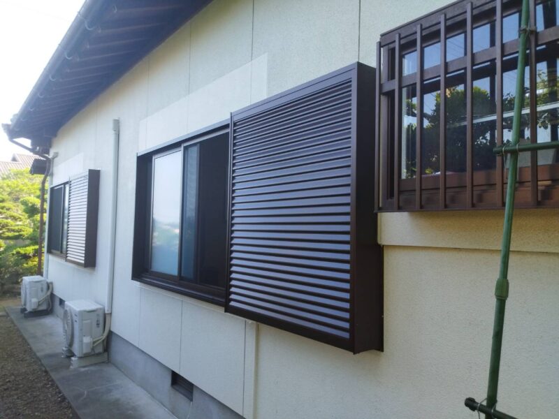 雨戸付き引違いサッシ設置工事